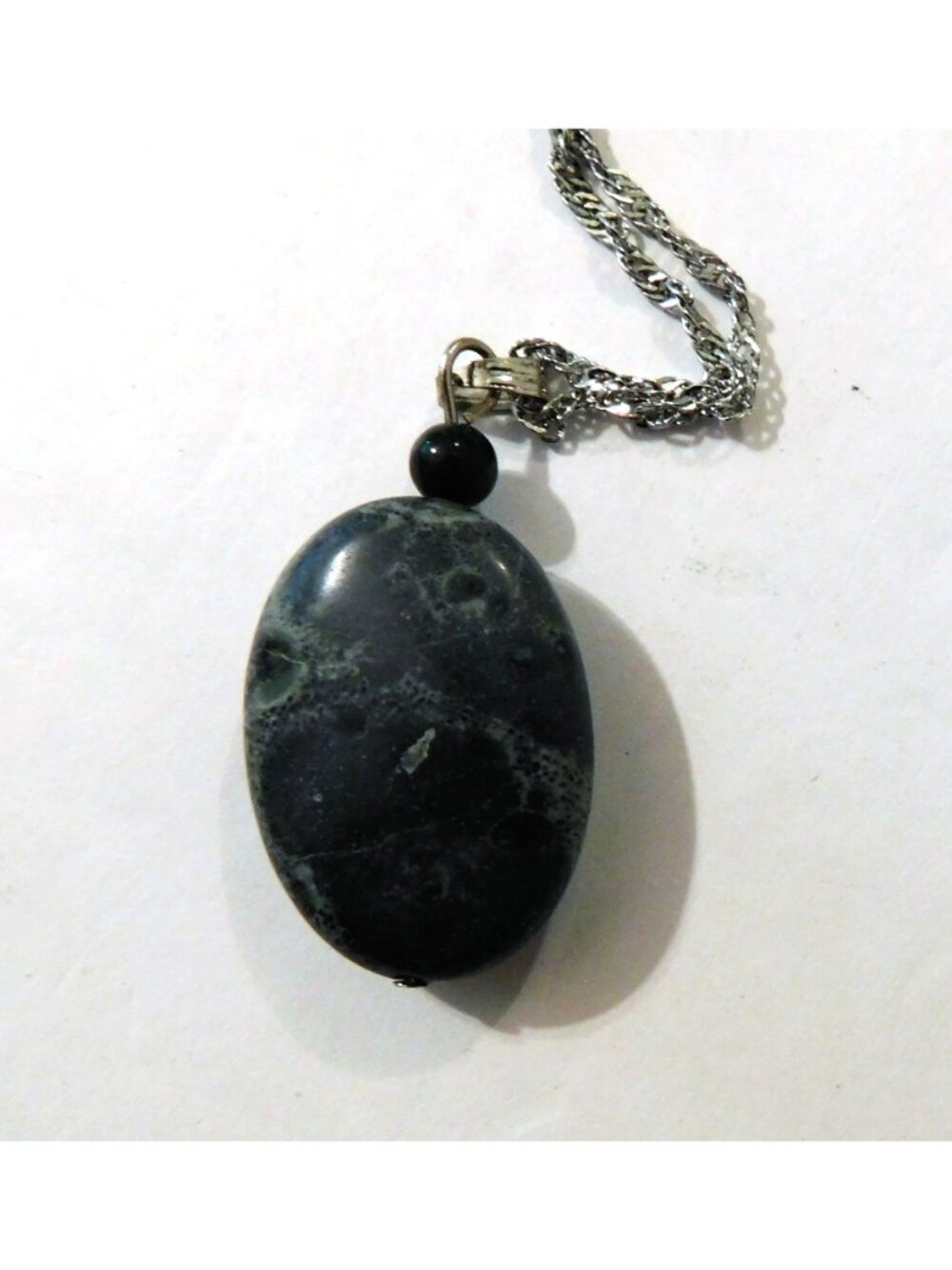 Black Stone Necklace and Fishhook Pierced Earrings 20" Twist Silver Tone Chain - Picture 5 of 11